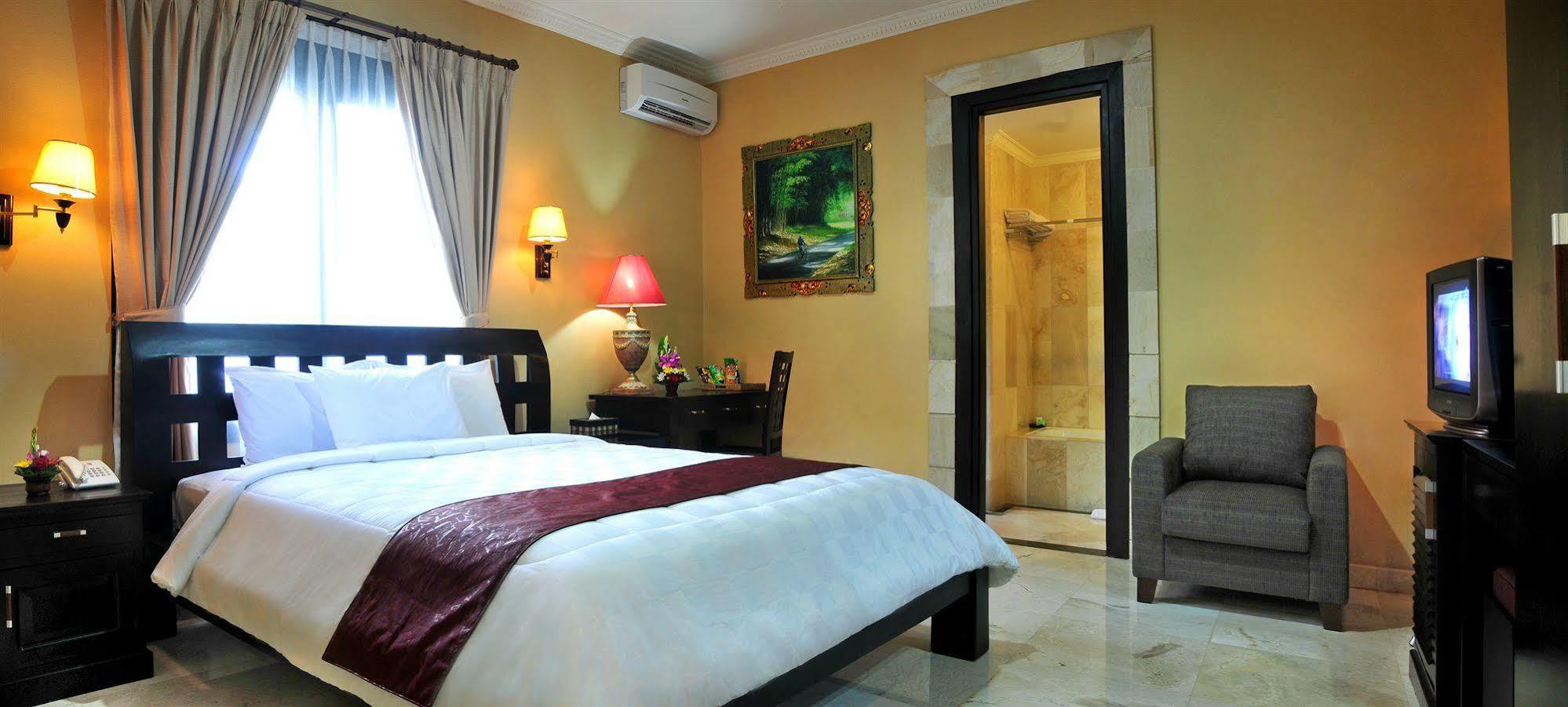 Puri Yuma Hotel Denpasar Dış mekan fotoğraf