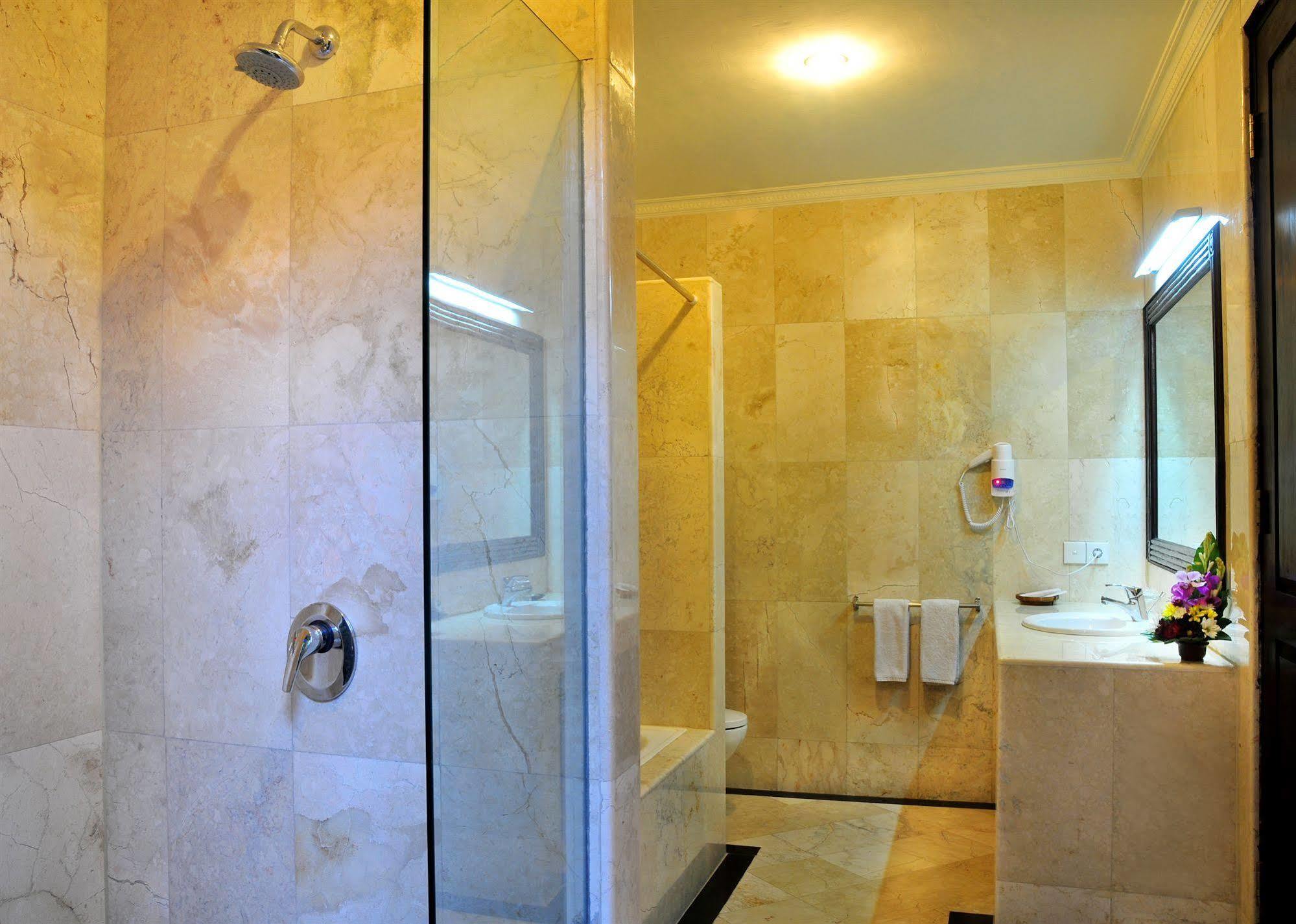 Puri Yuma Hotel Denpasar Dış mekan fotoğraf