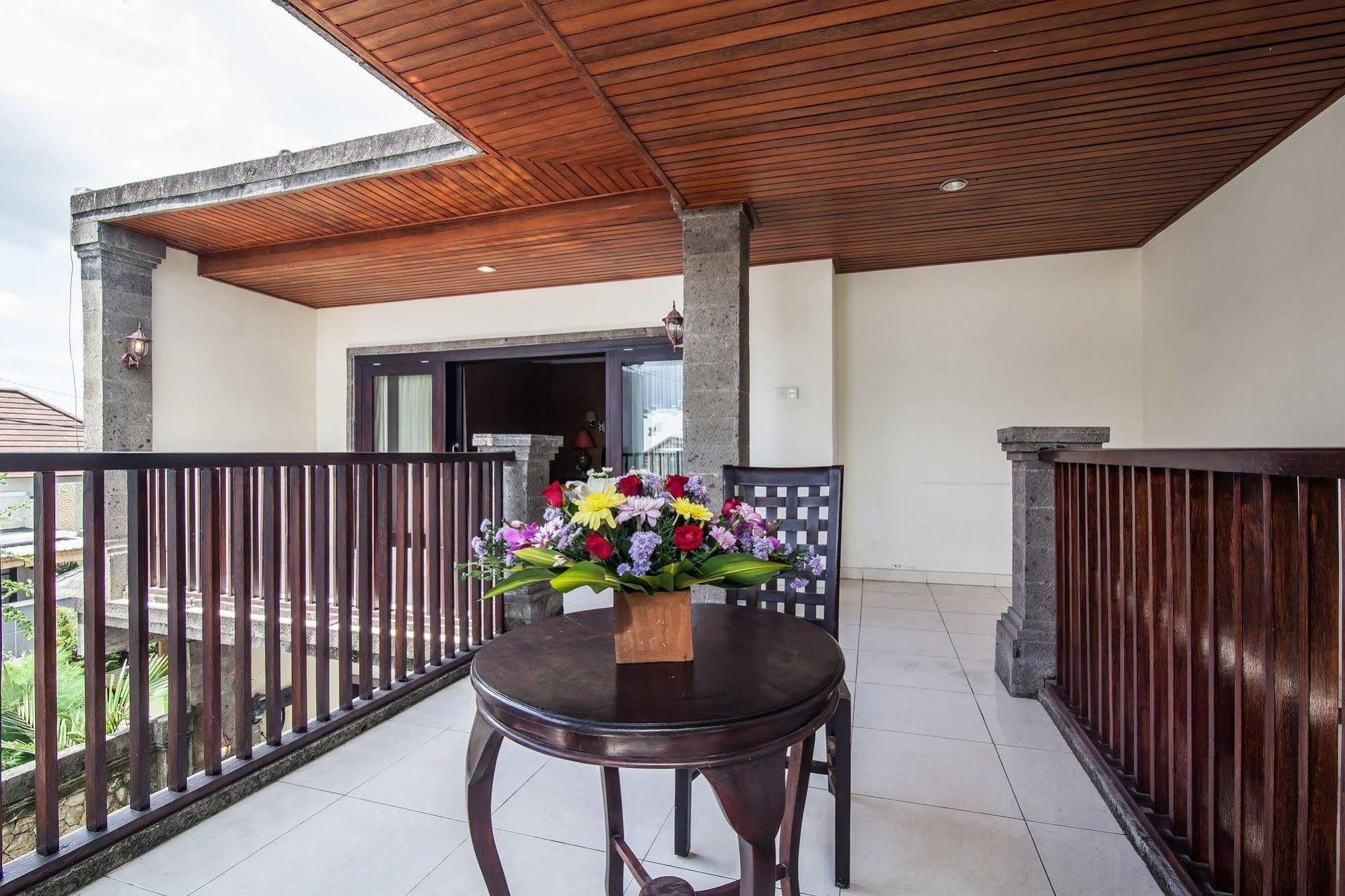 Puri Yuma Hotel Denpasar Dış mekan fotoğraf